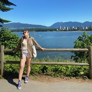 Meet your Posher, Lily